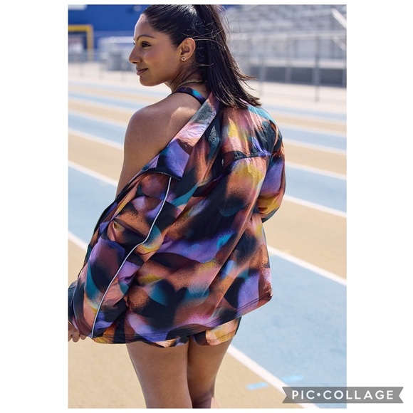 Fabletics Oversized Flyweight Windbreaker Meltdown Abstract Jacket Size S - Picture 2 of 15